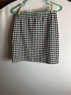SHEIN Black and White Houndstooth Mini Skirt